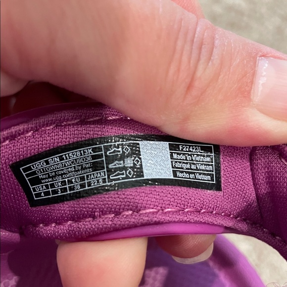 Ugg - Picture 6 of 6